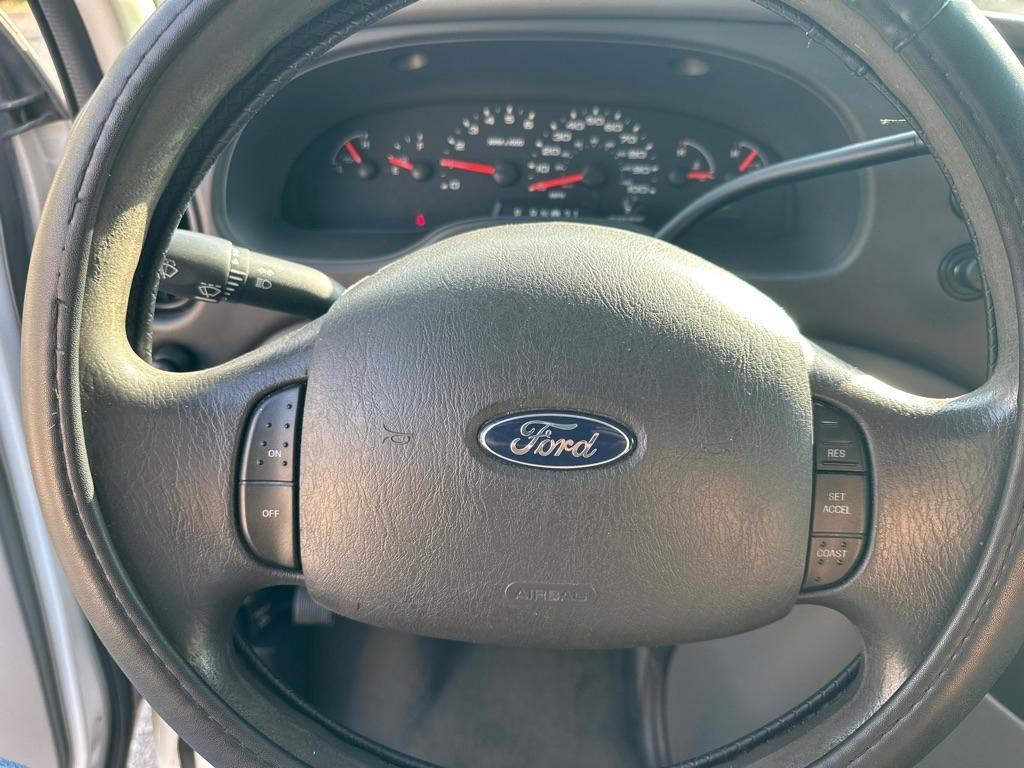 Ford Econoline E-150 2008