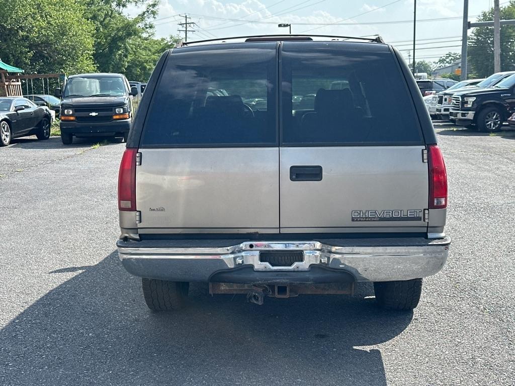 Chevrolet Tahoe 4-Door 4WD 1999