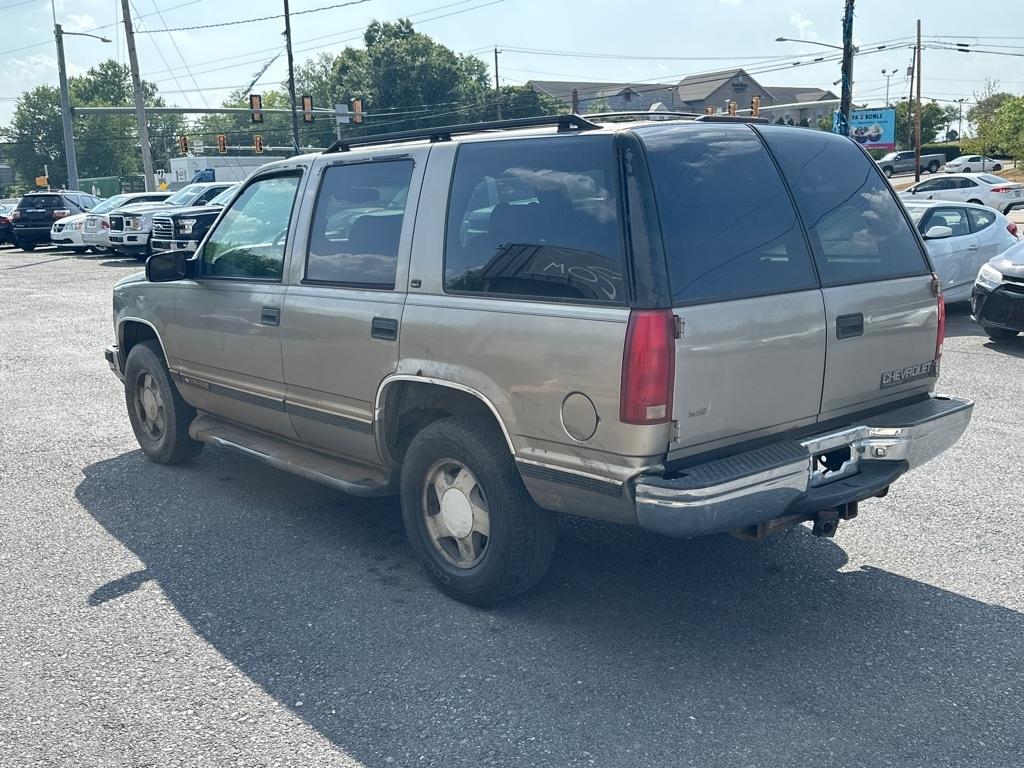 Chevrolet Tahoe 4-Door 4WD 1999