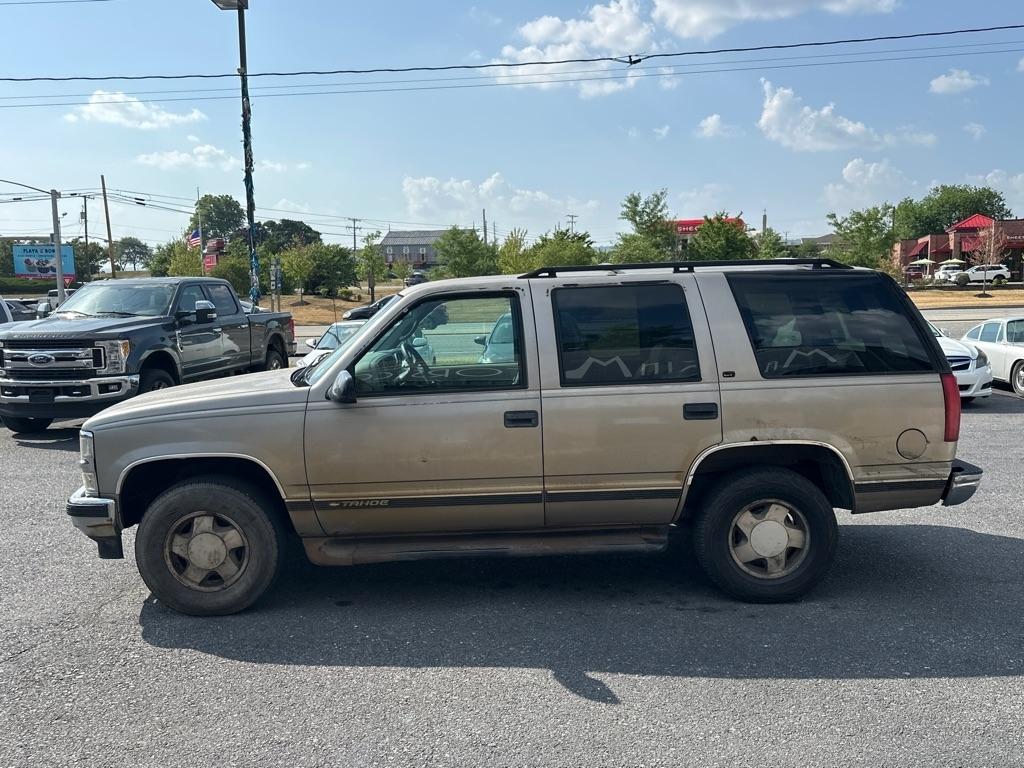 Chevrolet Tahoe 4-Door 4WD 1999