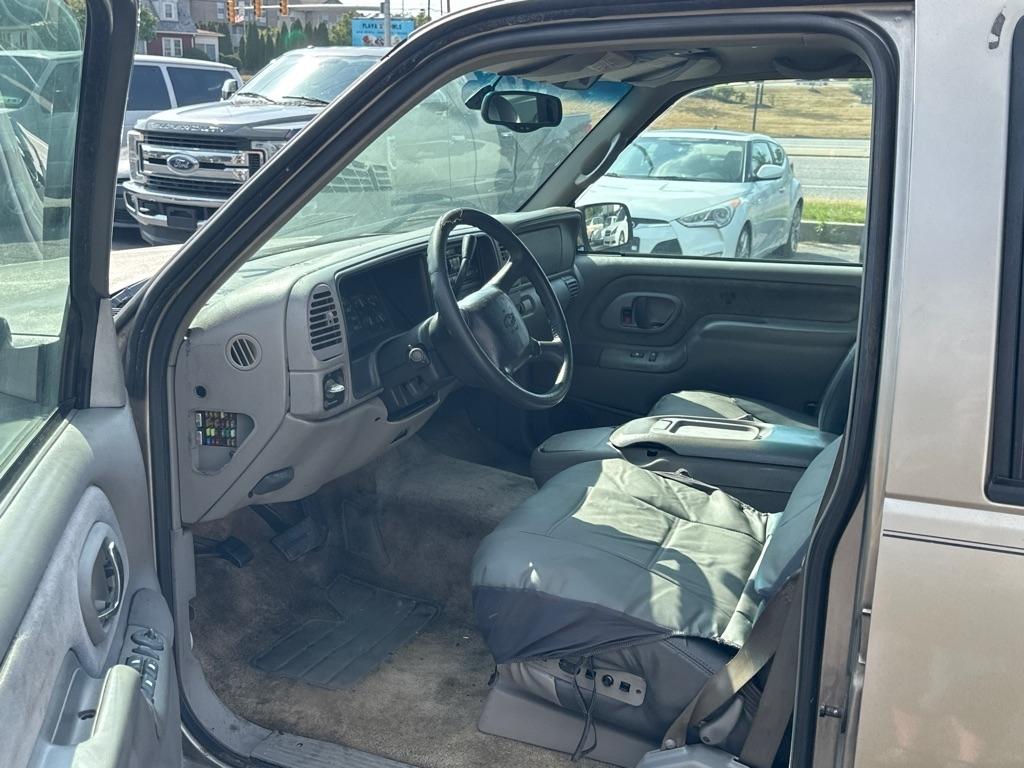 Chevrolet Tahoe 4-Door 4WD 1999