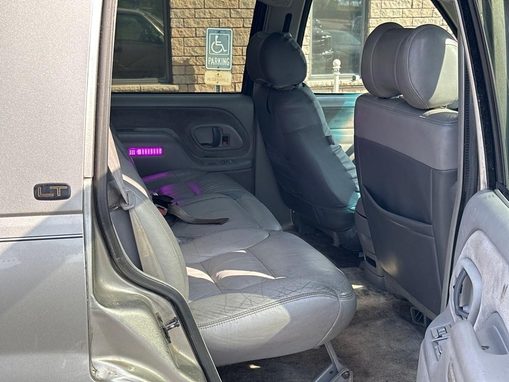 Chevrolet Tahoe 4-Door 4WD 1999