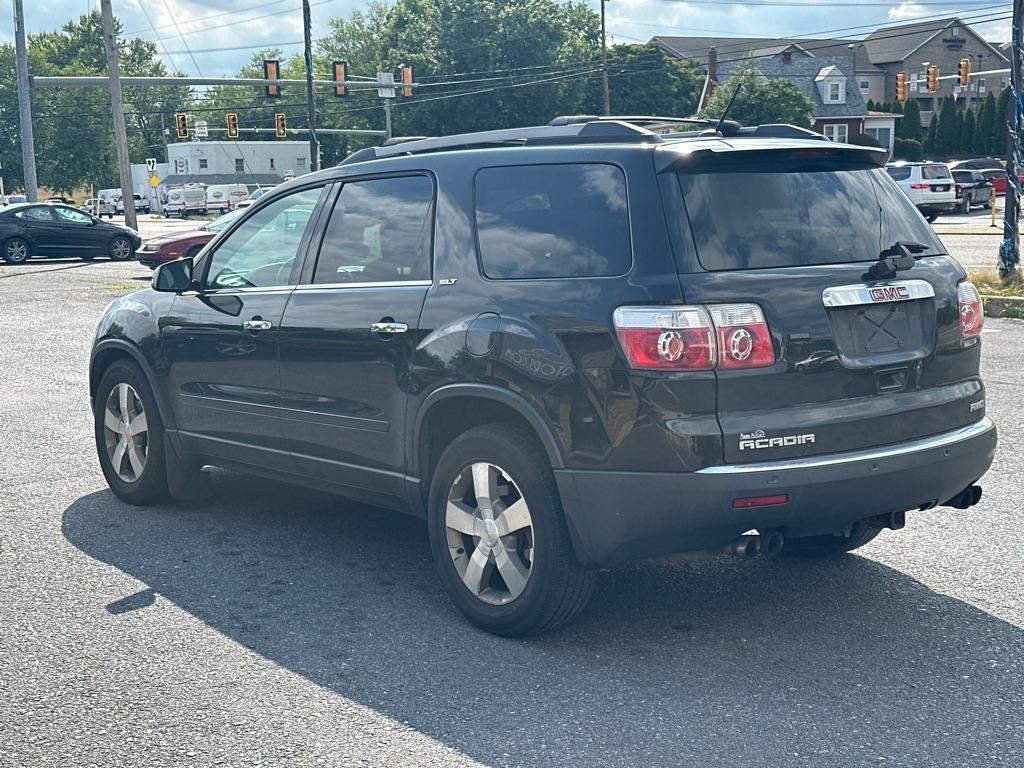 GMC Acadia SLT-2 AWD 2011