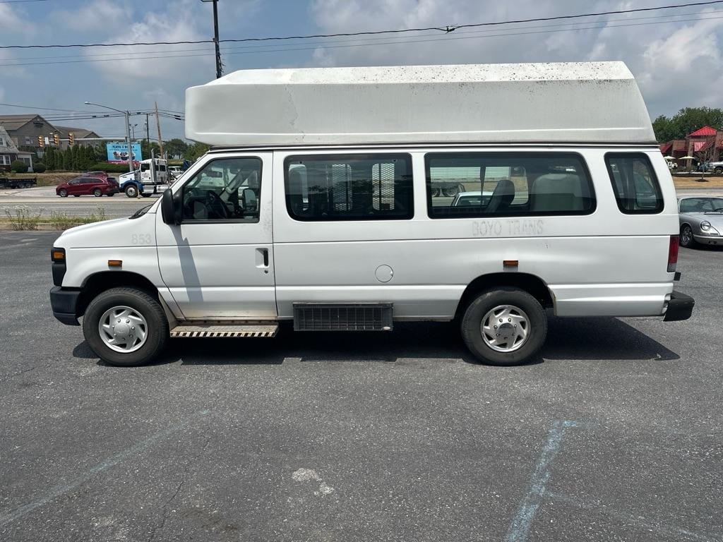 Ford Econoline E-350 Super Duty Extended 2012