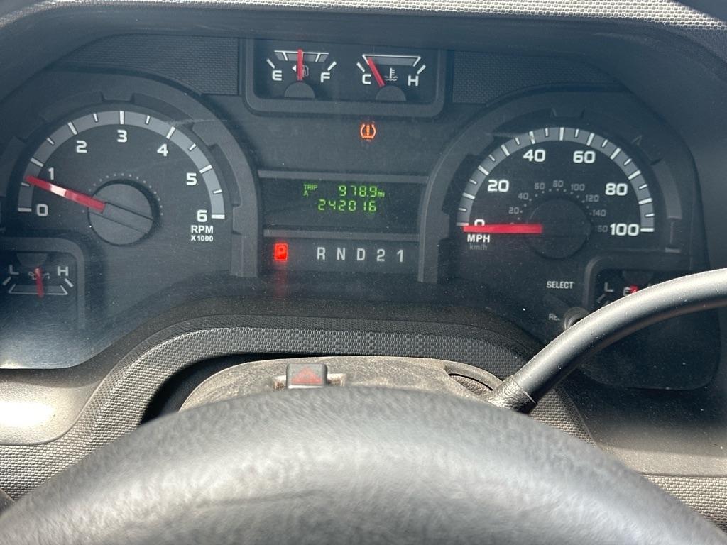 Ford Econoline E-350 Super Duty Extended 2012