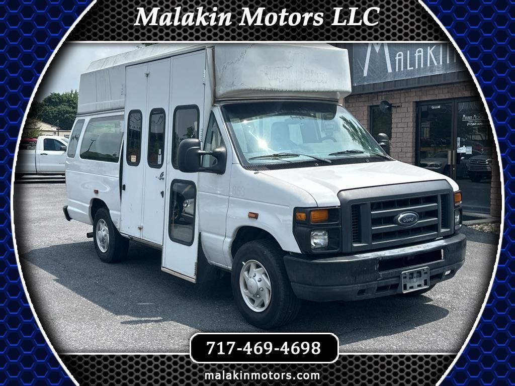 Ford Econoline E-350 Super Duty Extended 2012