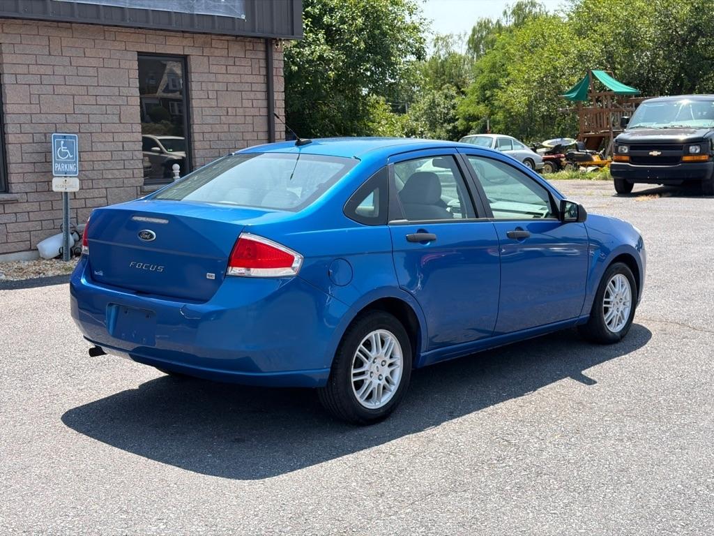 Ford Focus SE Sedan 2010