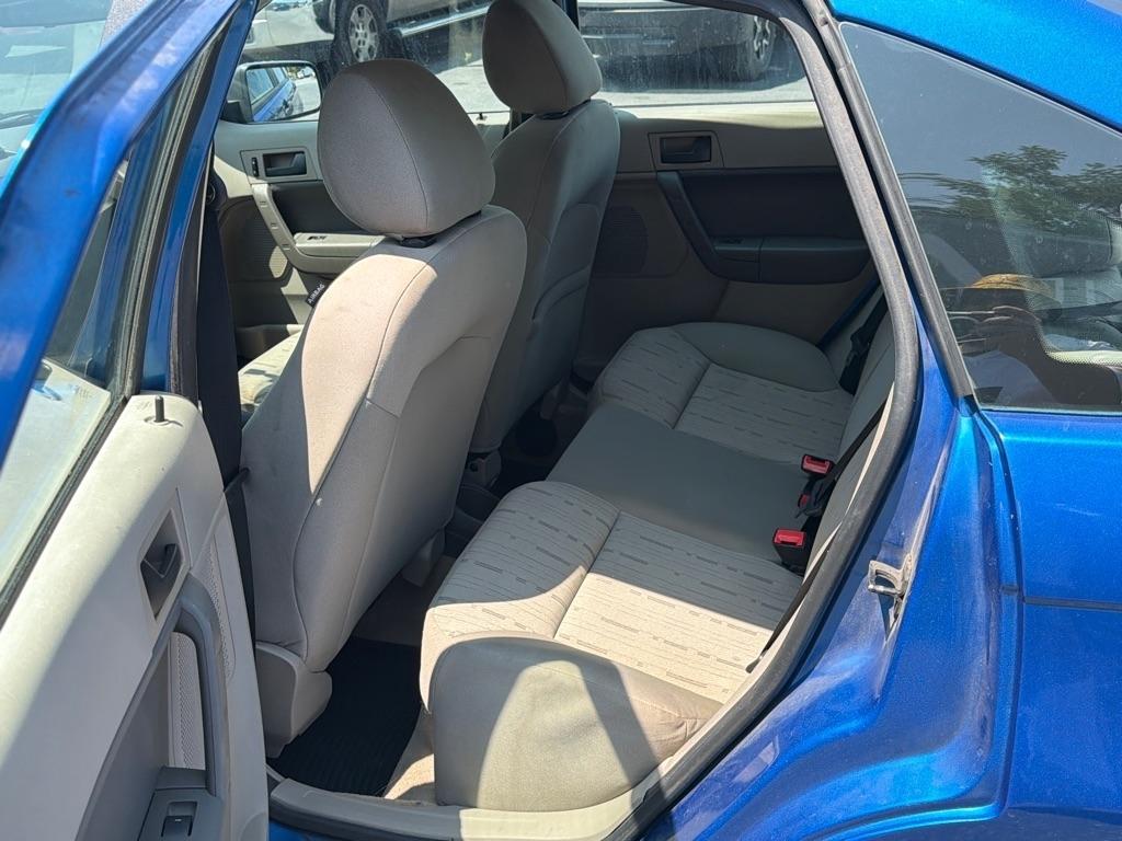 Ford Focus SE Sedan 2010