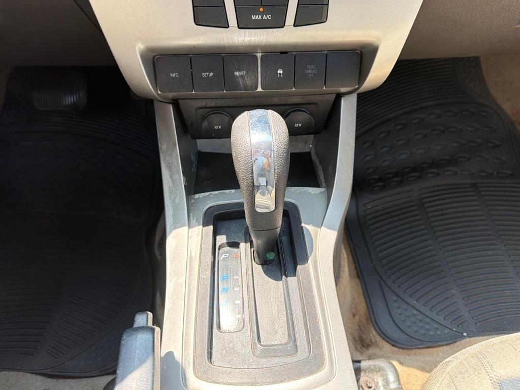 Ford Focus SE Sedan 2010