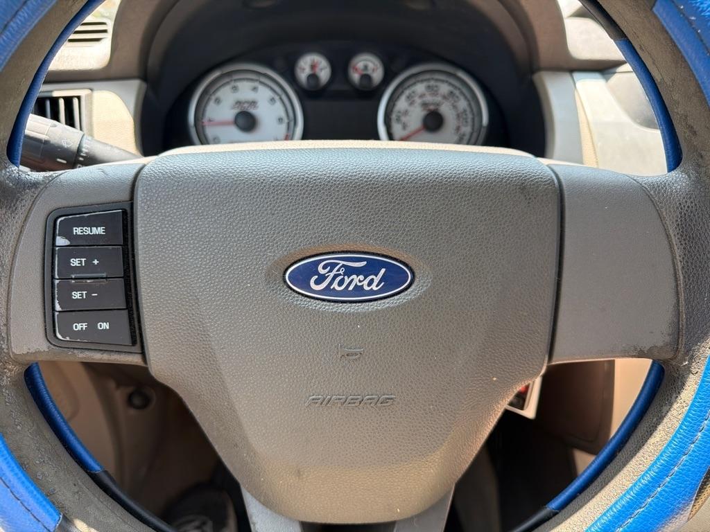 Ford Focus SE Sedan 2010
