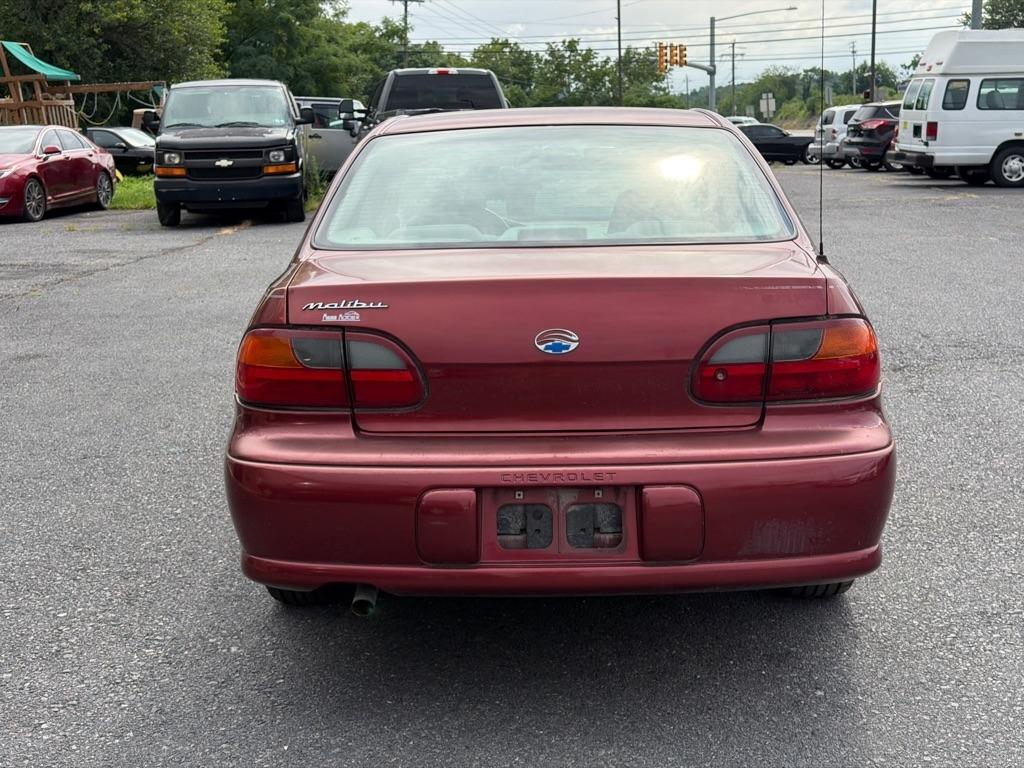 Chevrolet Malibu Base 2003