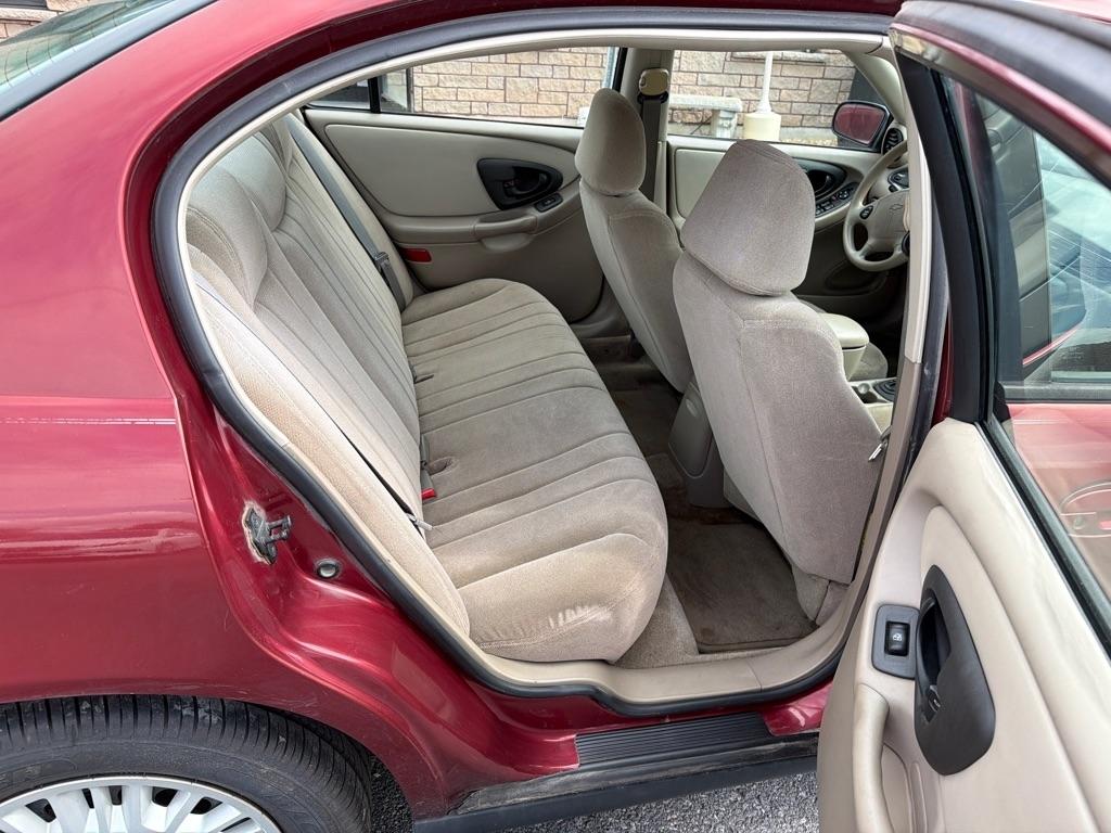 Chevrolet Malibu Base 2003