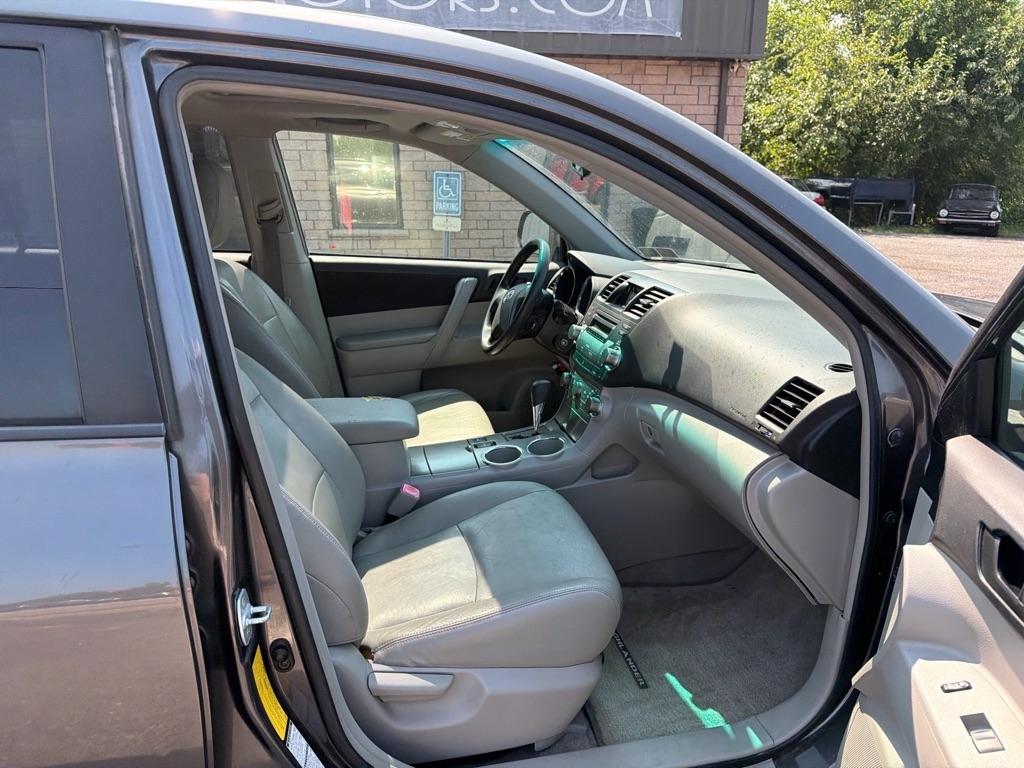 Toyota Highlander Base 4WD 2008