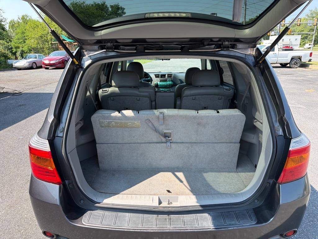 Toyota Highlander Base 4WD 2008