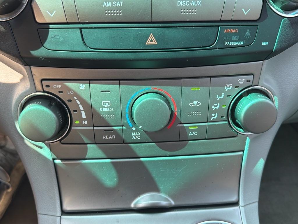 Toyota Highlander Base 4WD 2008