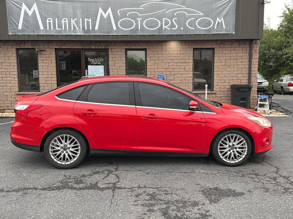 Ford Focus SEL Sedan 2012