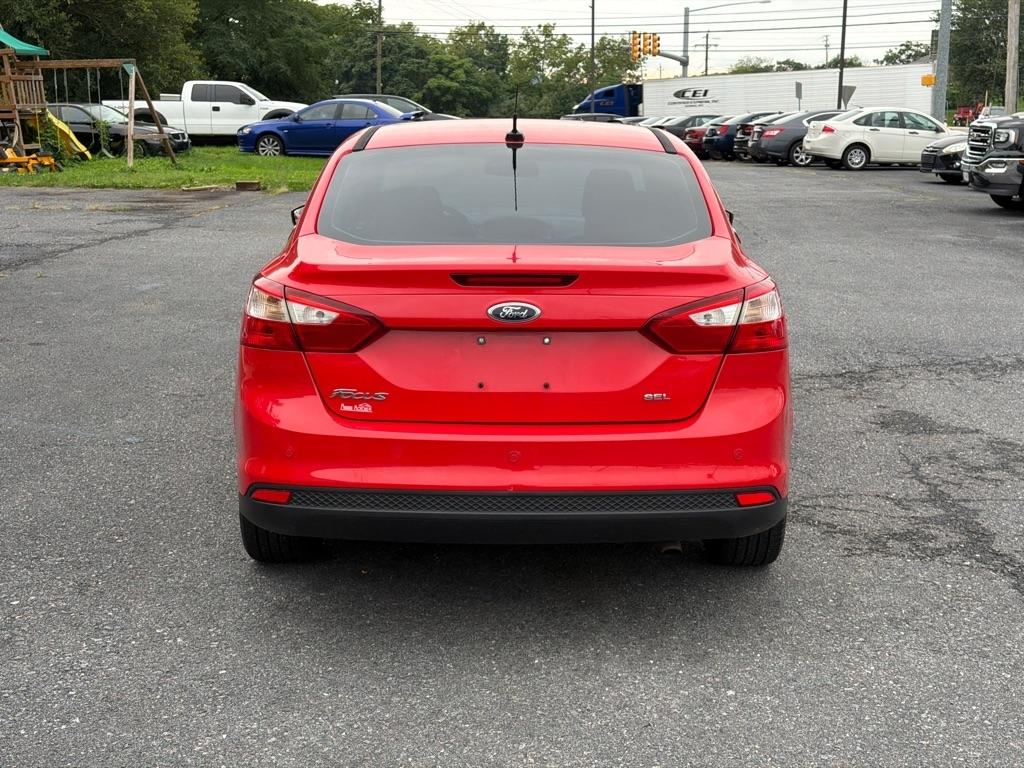 Ford Focus SEL Sedan 2012
