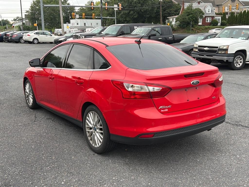 Ford Focus SEL Sedan 2012