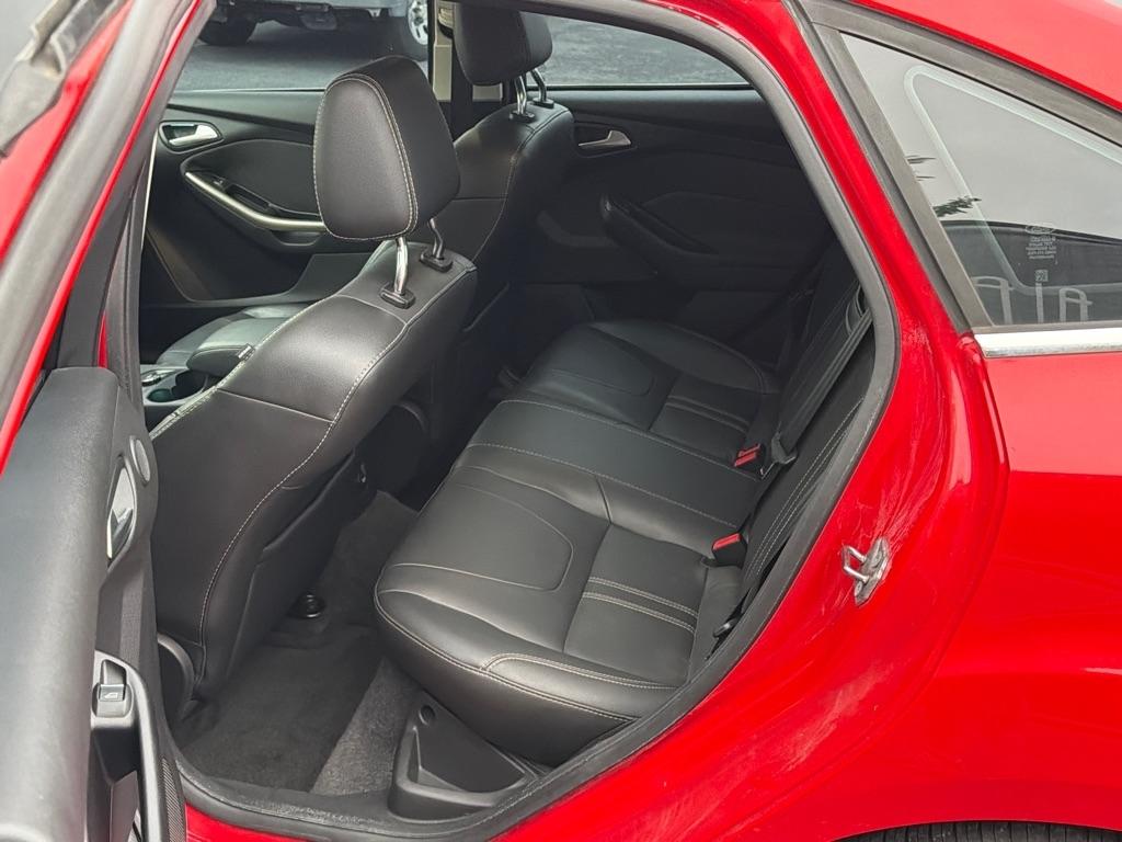 Ford Focus SEL Sedan 2012