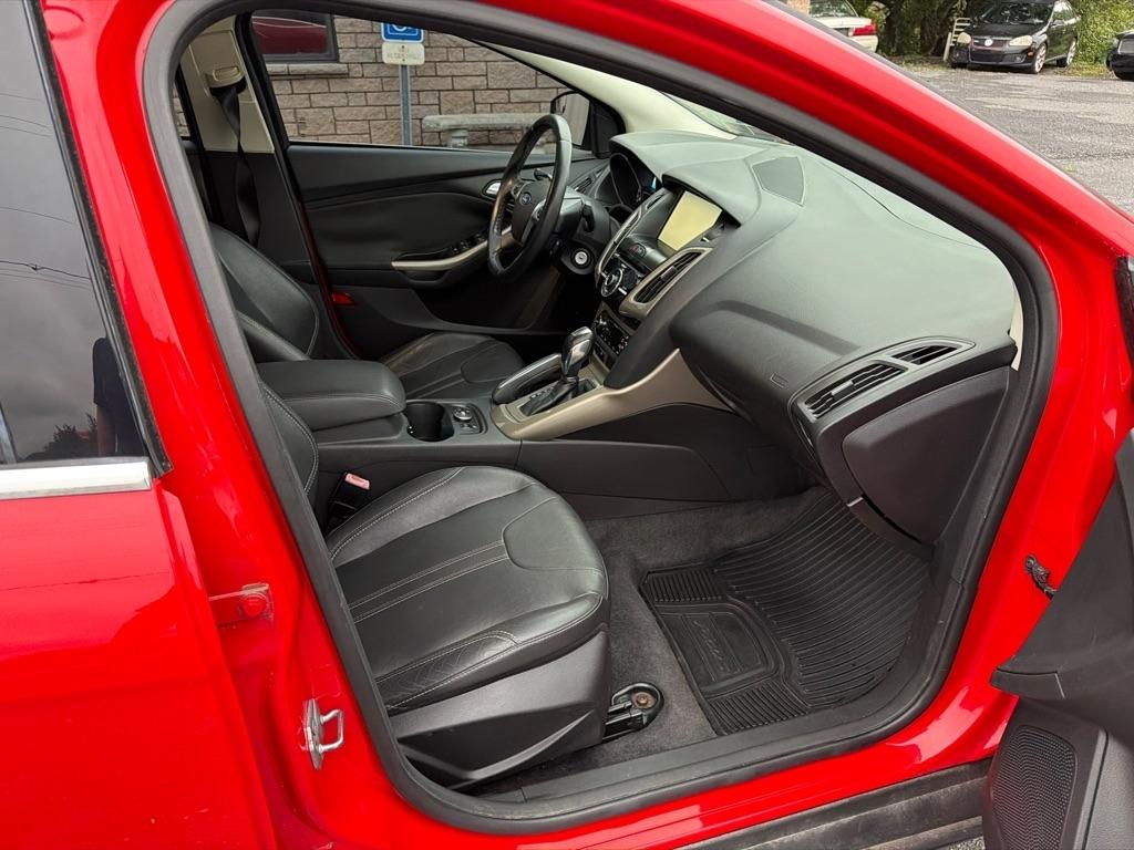 Ford Focus SEL Sedan 2012