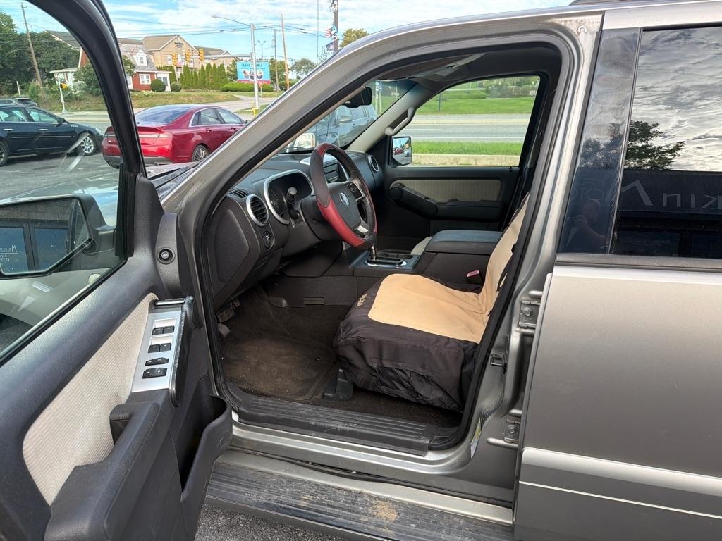 Mercury Mountaineer Base 4.0L 2WD 2008