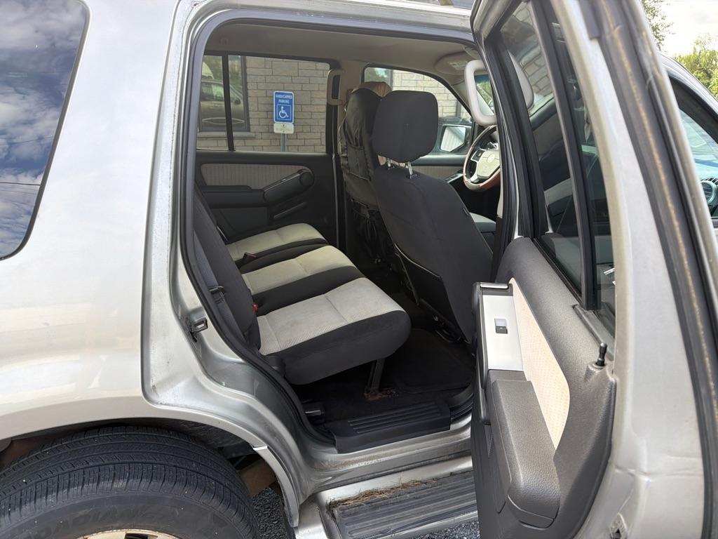 Mercury Mountaineer Base 4.0L 2WD 2008