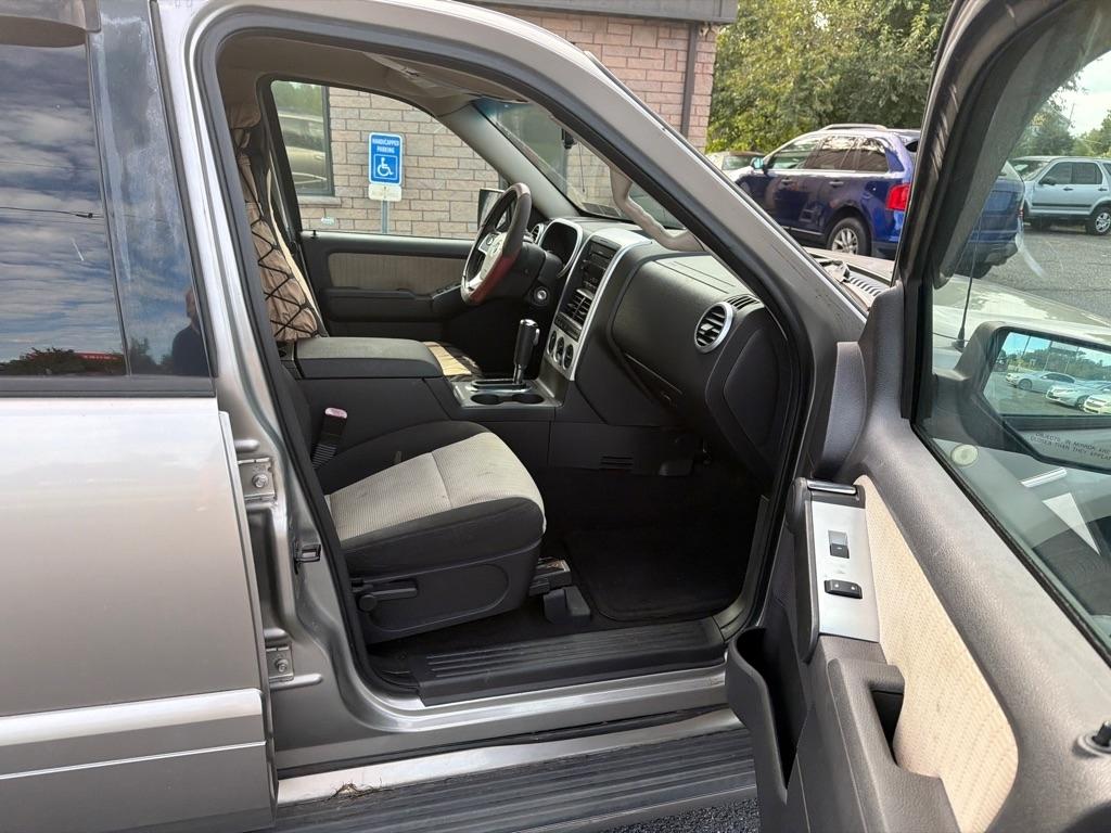 Mercury Mountaineer Base 4.0L 2WD 2008