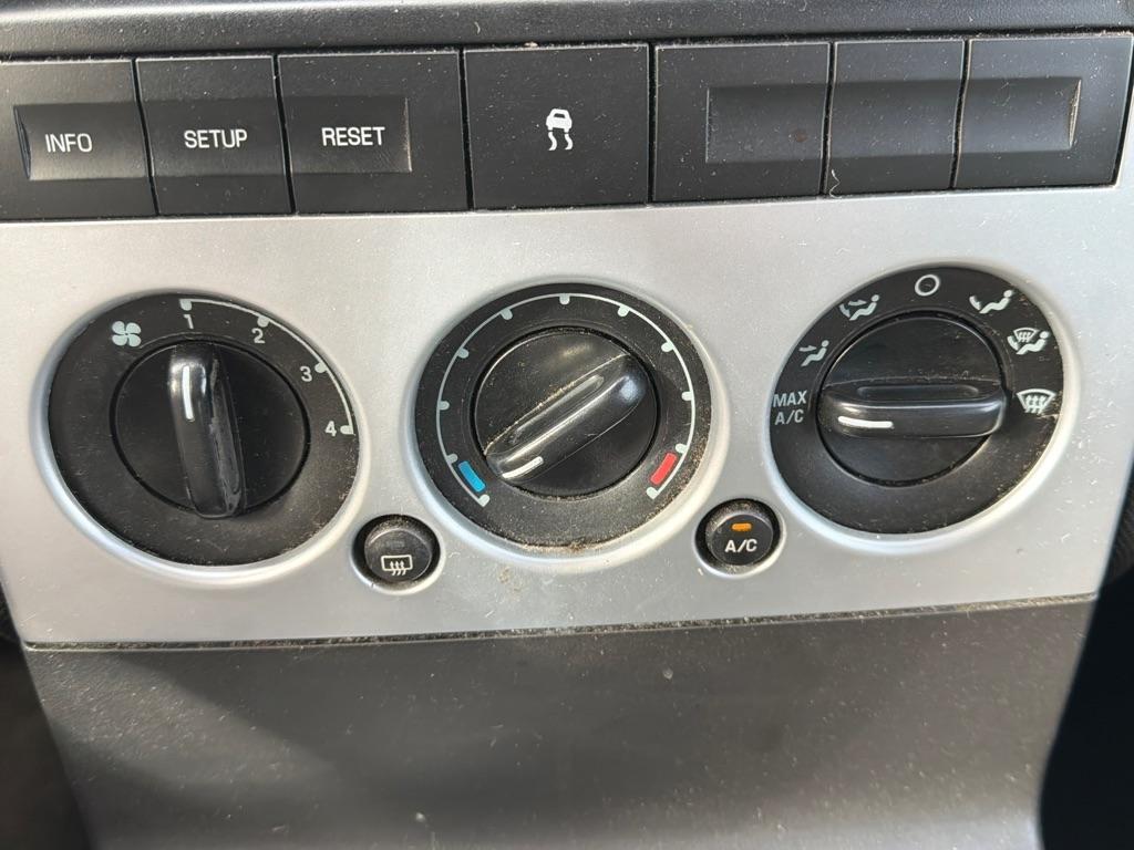 Mercury Mountaineer Base 4.0L 2WD 2008