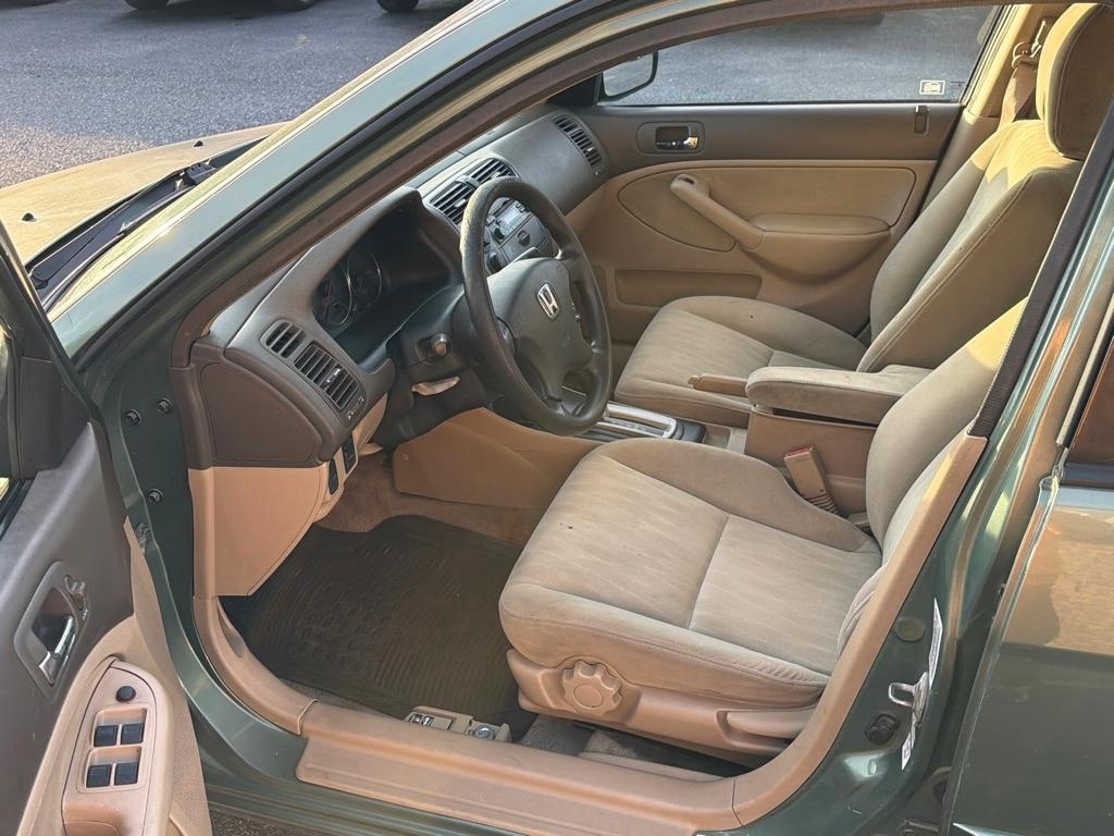 Honda Civic LX Sedan 4-spd AT 2003