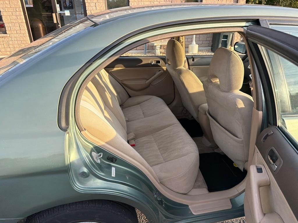 Honda Civic LX Sedan 4-spd AT 2003