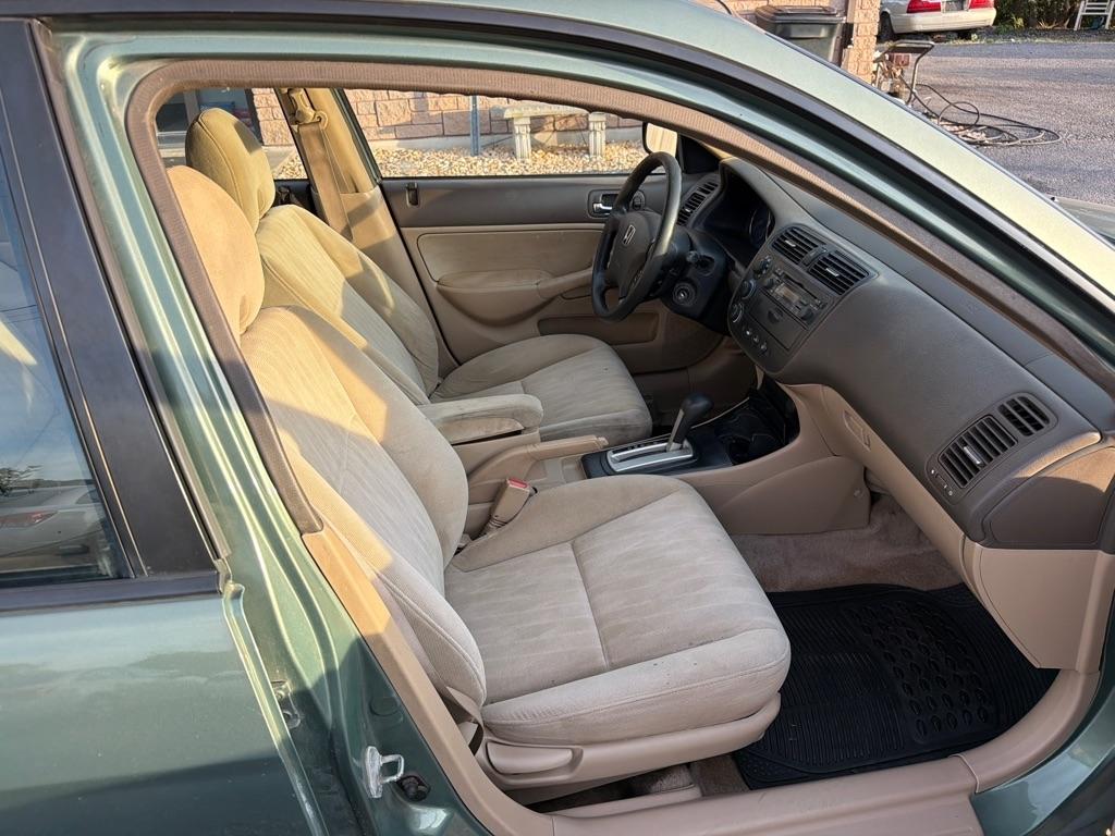 Honda Civic LX Sedan 4-spd AT 2003