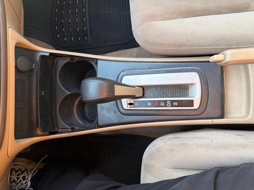 Honda Civic LX Sedan 4-spd AT 2003