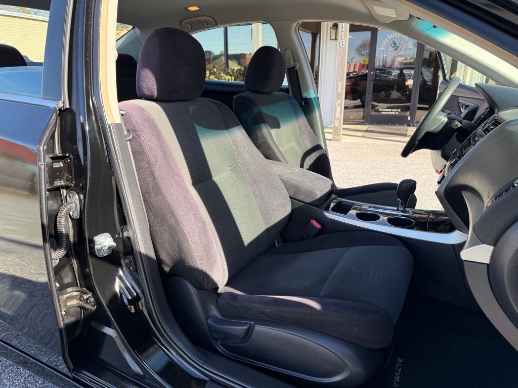 Nissan Altima 4dr Sdn I4 2.5 2013