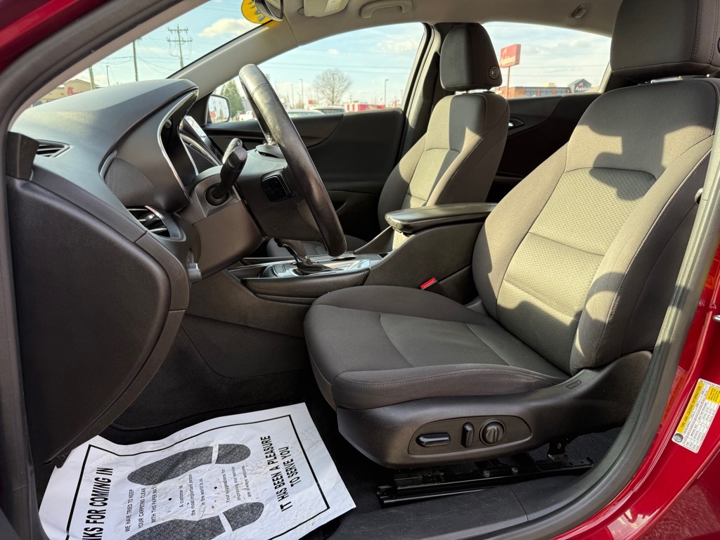 Chevrolet Malibu 4dr Sdn LT w/1LT 2017
