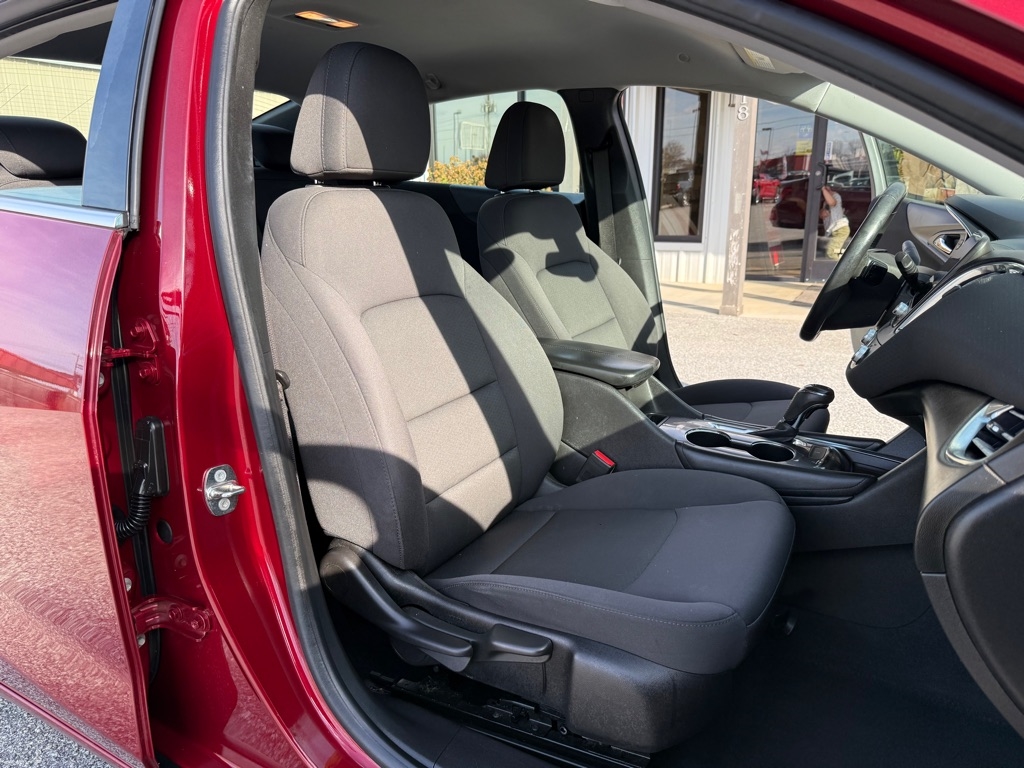 Chevrolet Malibu 4dr Sdn LT w/1LT 2017