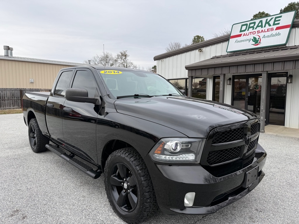2014 RAM 1500 4WD Quad Cab 140.5" Express