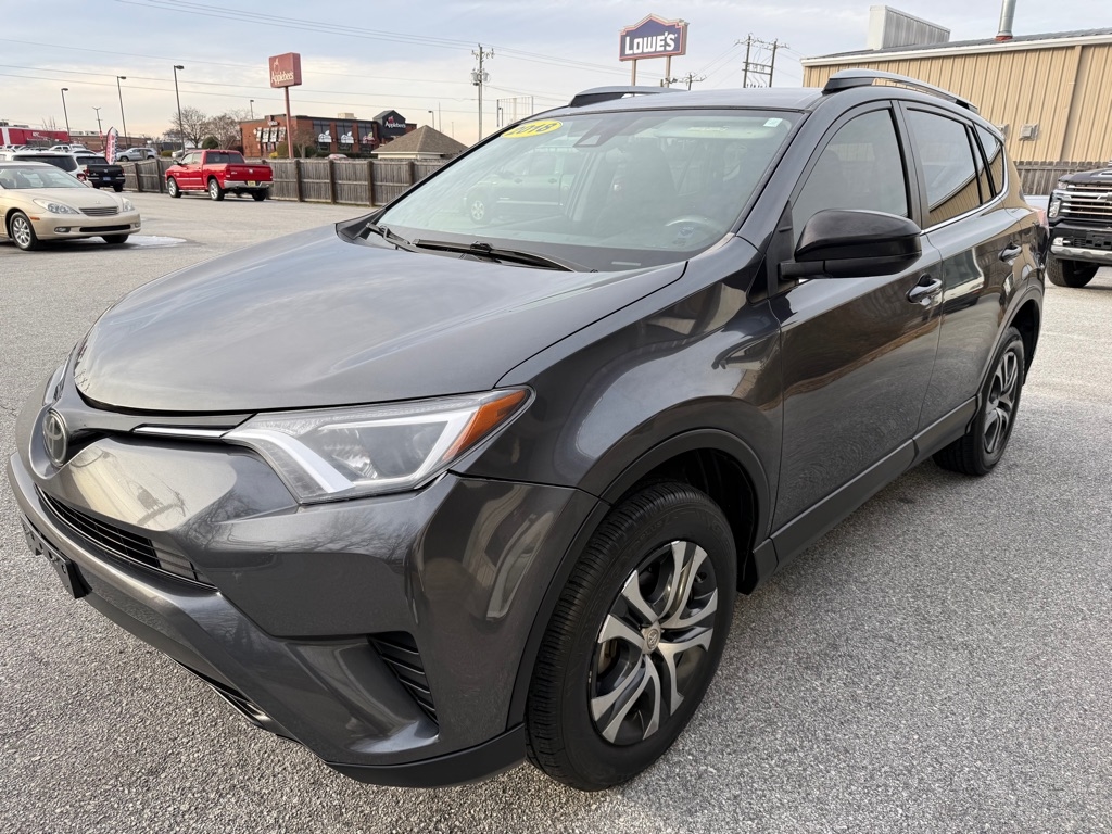 Toyota RAV4 LE FWD (Natl) 2018