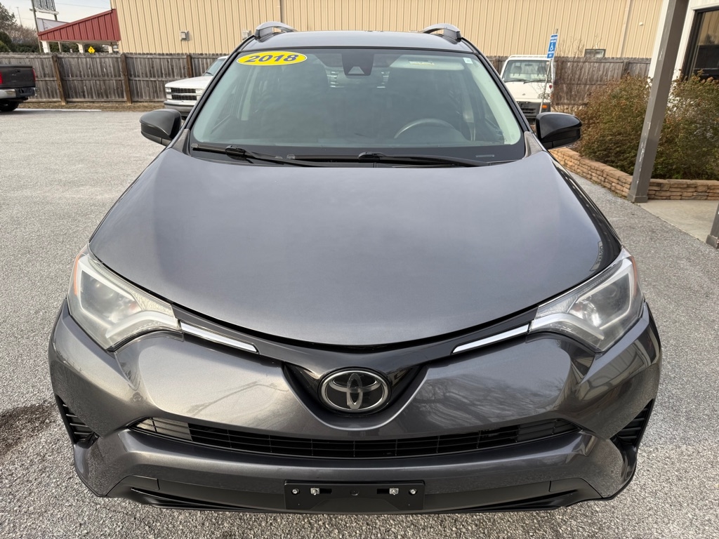 Toyota RAV4 LE FWD (Natl) 2018