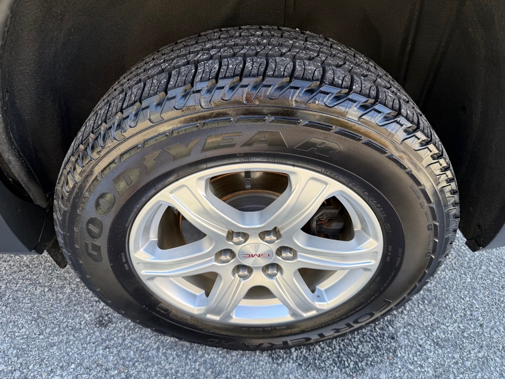 GMC Acadia FWD 4dr SLE w/SLE-1 2017