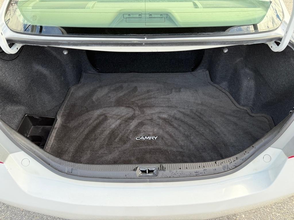 Toyota Camry 4dr Sdn I4 Auto LE (Natl) 2011