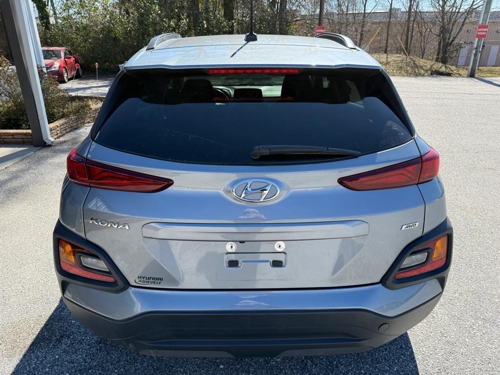 Hyundai Kona SEL Auto AWD 2021