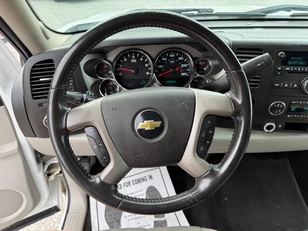 Chevrolet Silverado 1500 2WD Crew Cab 143.5" LT 2011