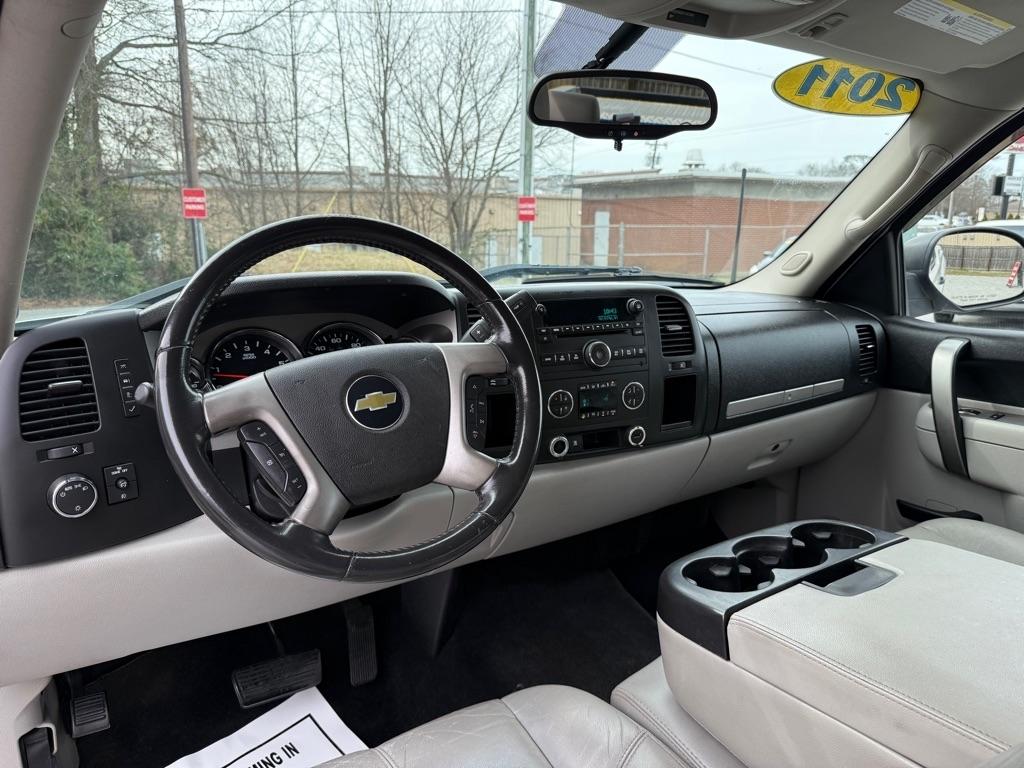 Chevrolet Silverado 1500 2WD Crew Cab 143.5" LT 2011