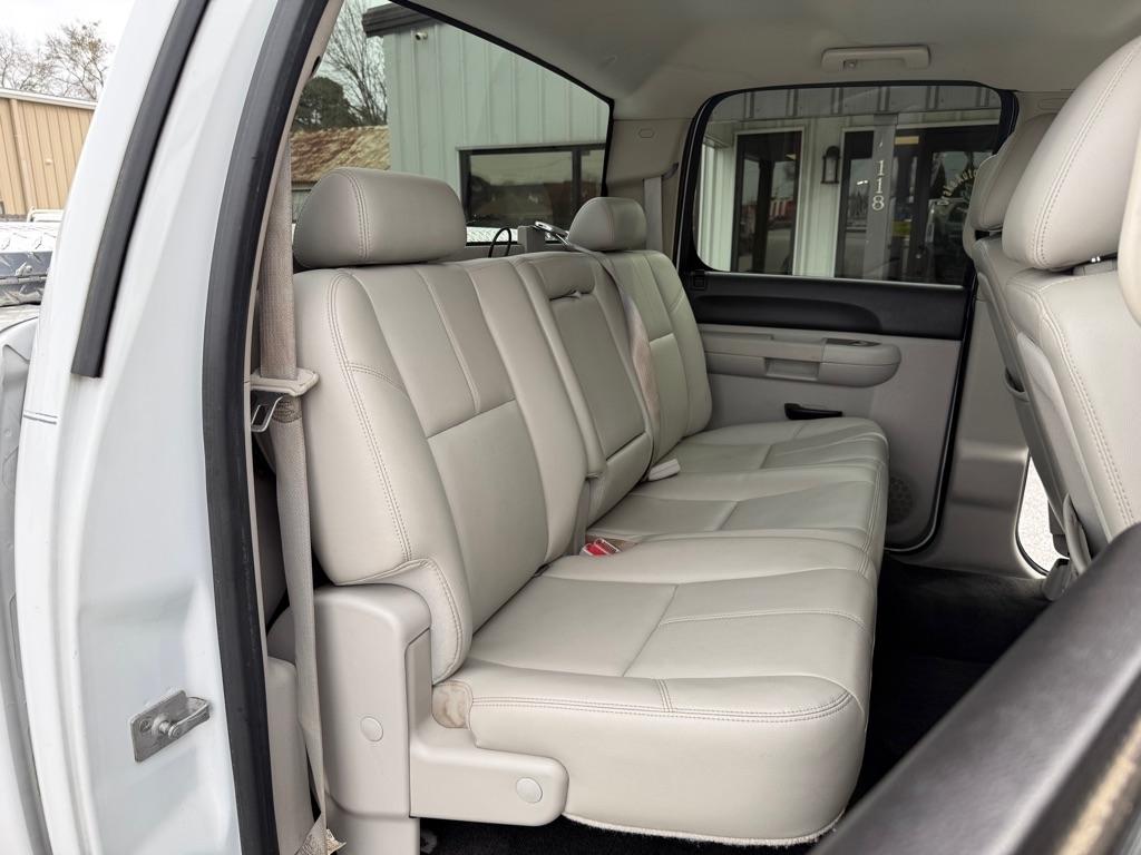 Chevrolet Silverado 1500 2WD Crew Cab 143.5" LT 2011