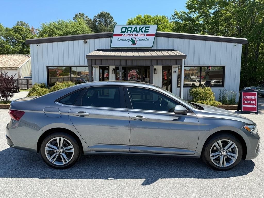 Volkswagen Jetta SE Auto 2024