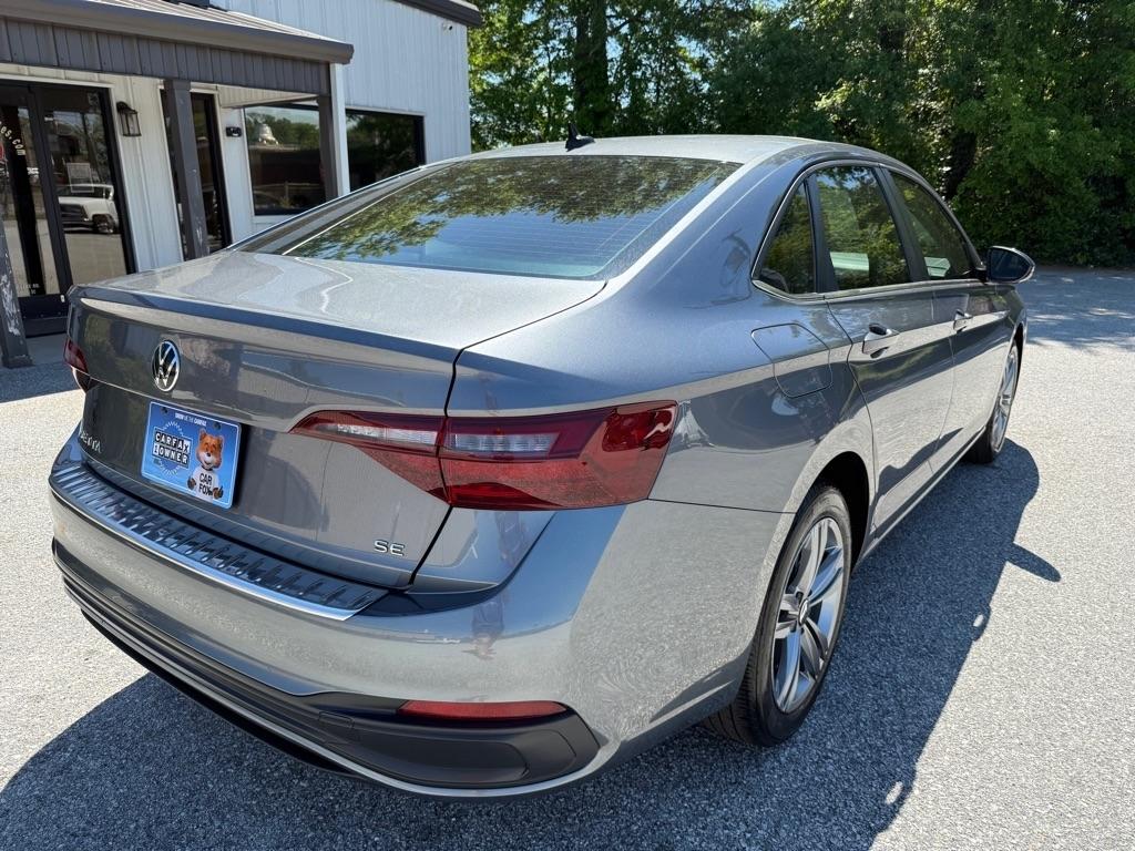 Volkswagen Jetta SE Auto 2024