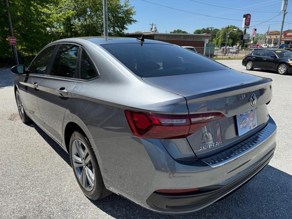 Volkswagen Jetta SE Auto 2024