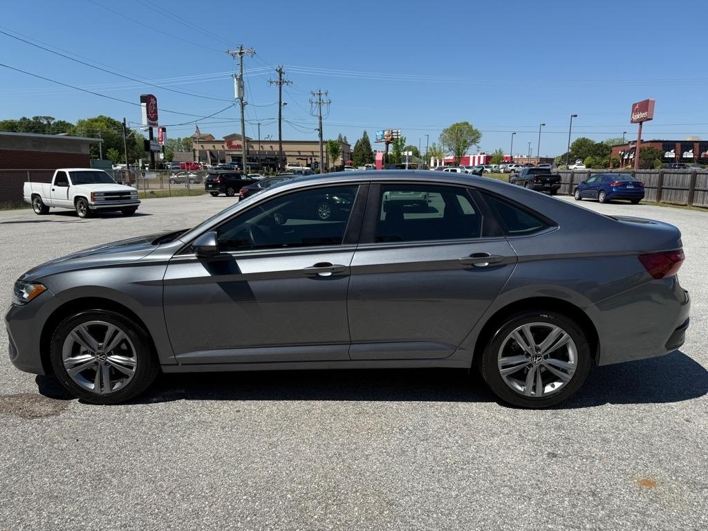 Volkswagen Jetta SE Auto 2024