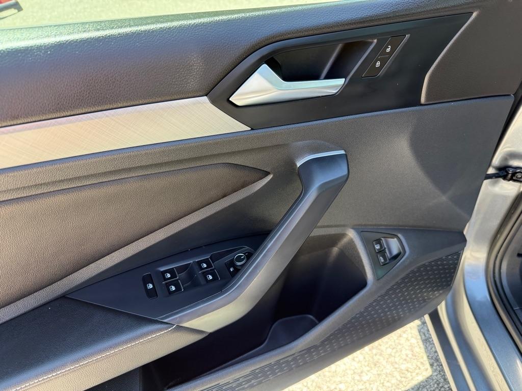 Volkswagen Jetta SE Auto 2024