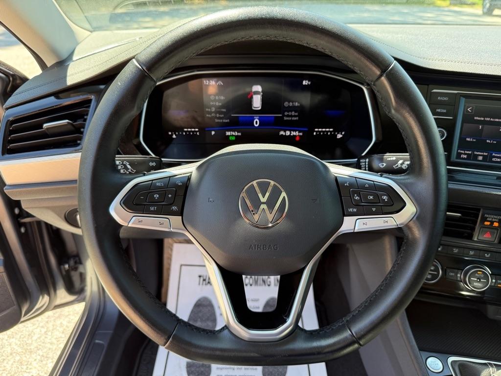 Volkswagen Jetta SE Auto 2024